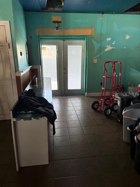 Listing photo id 6 for 4560-4568 Commercial Way