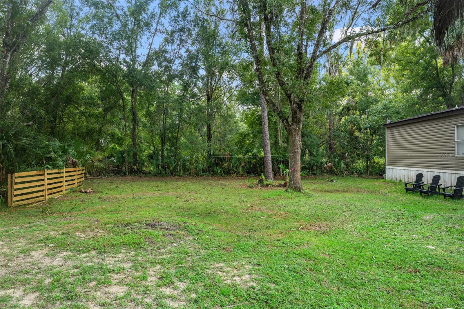 Listing photo id 2 for 935 Crystal Grove Point