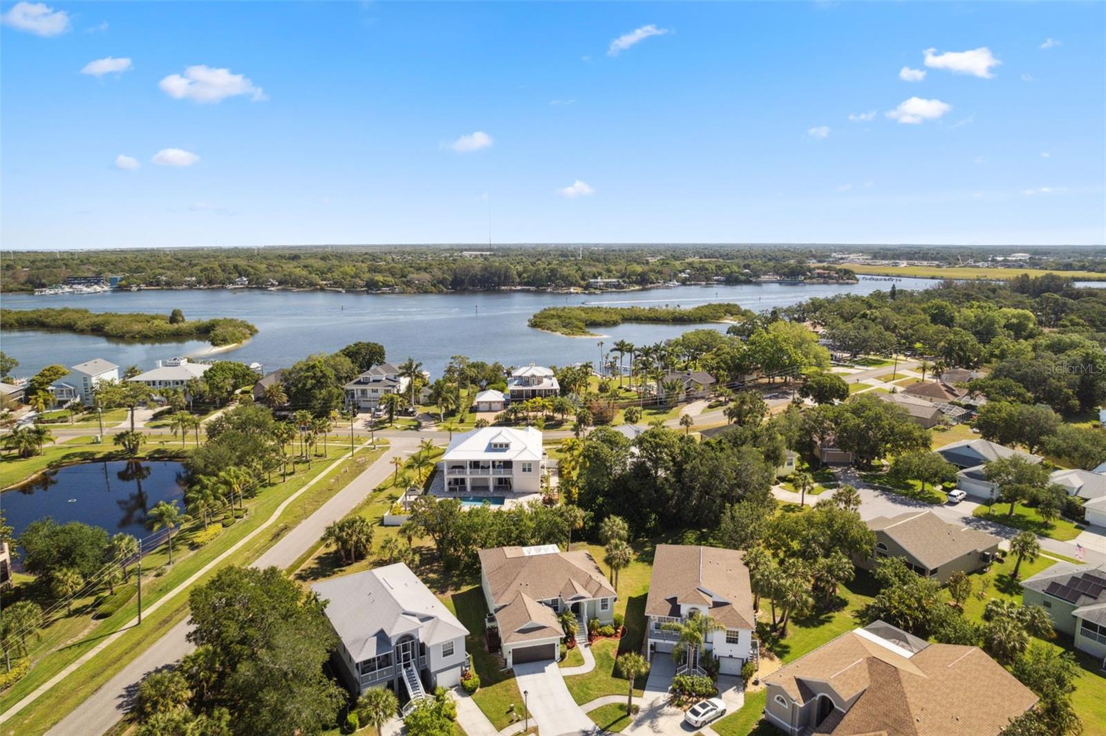 Listing photo id 3 for 1005 Mizzen Court