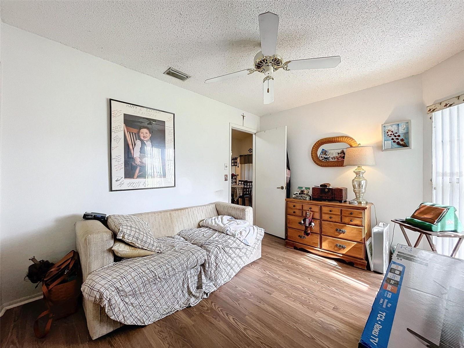 Listing photo id 20 for 4912 Enfield Court