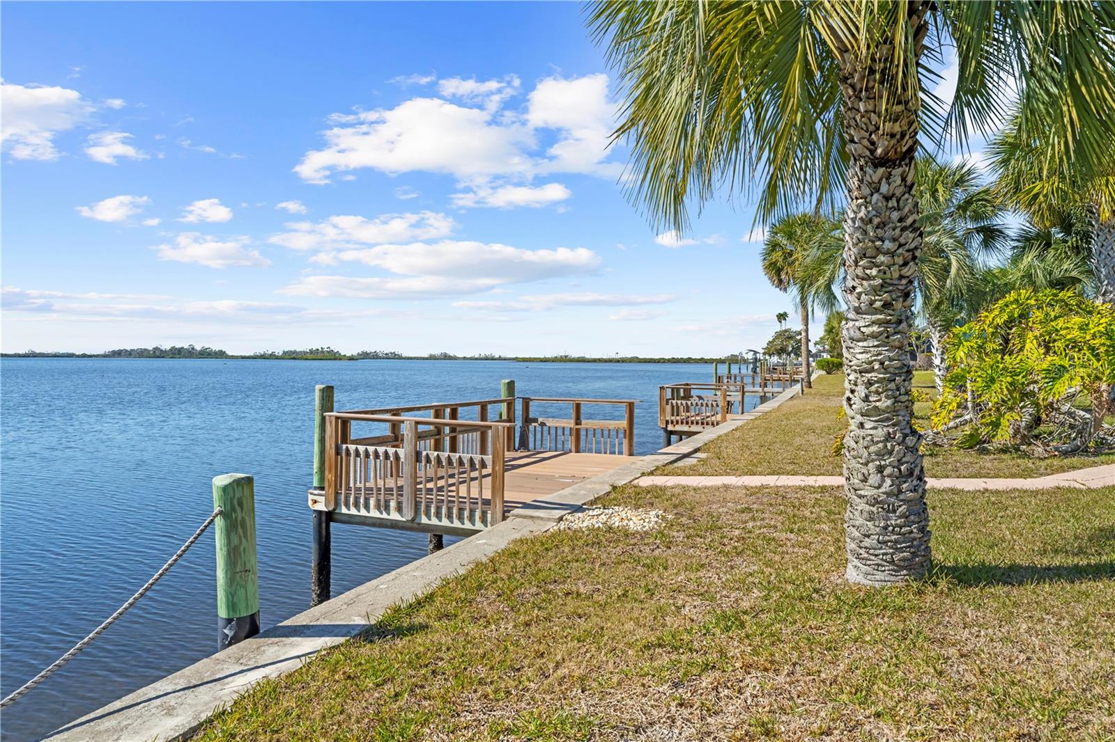 Listing photo id 9 for 11882 Bayshore Drive