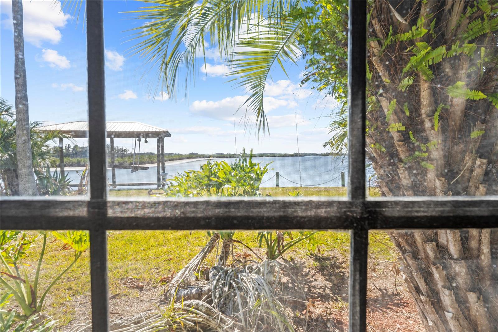 Listing photo id 28 for 11882 Bayshore Drive