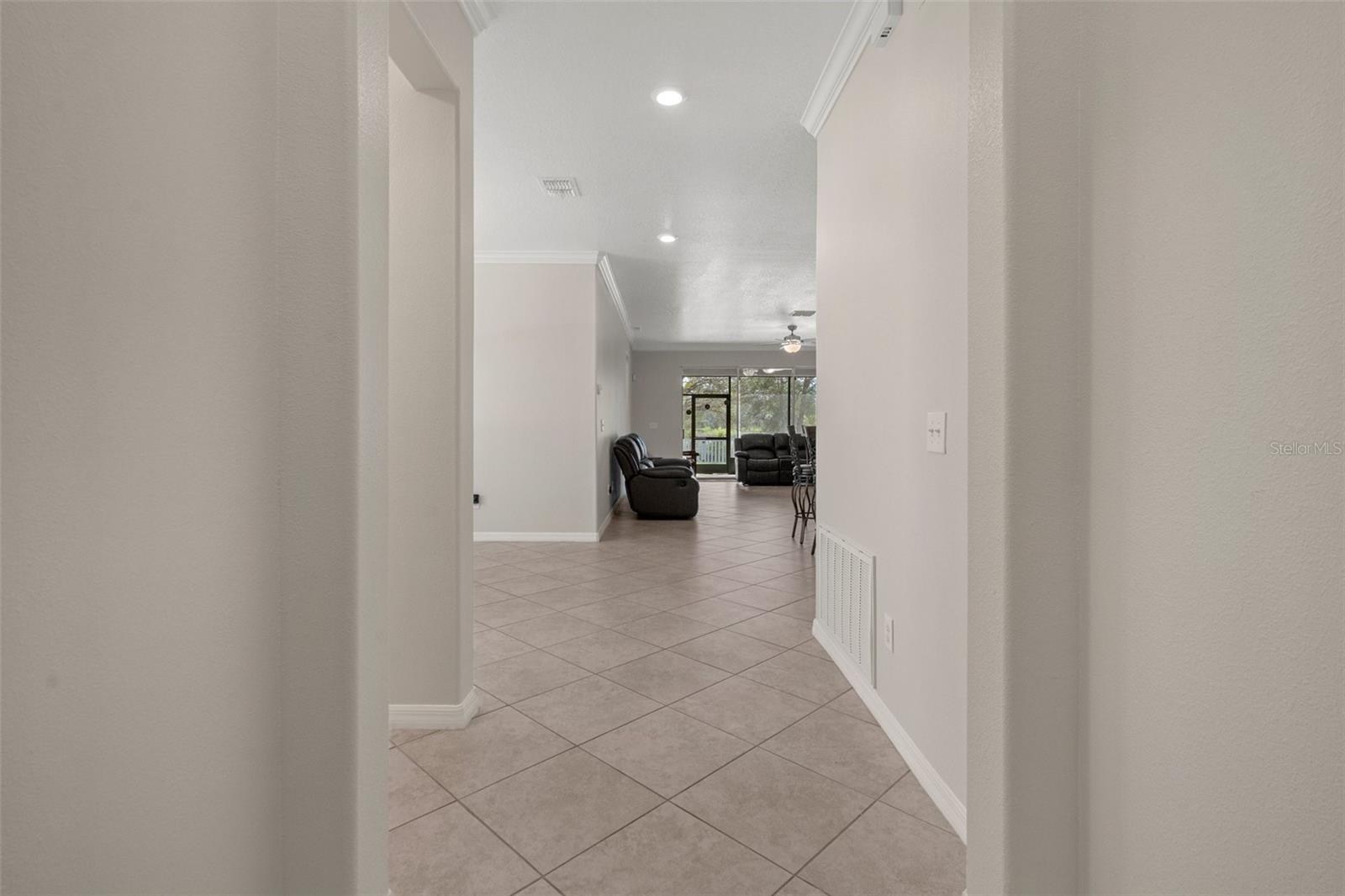 Listing photo id 4 for 13822 Bee Tree Court