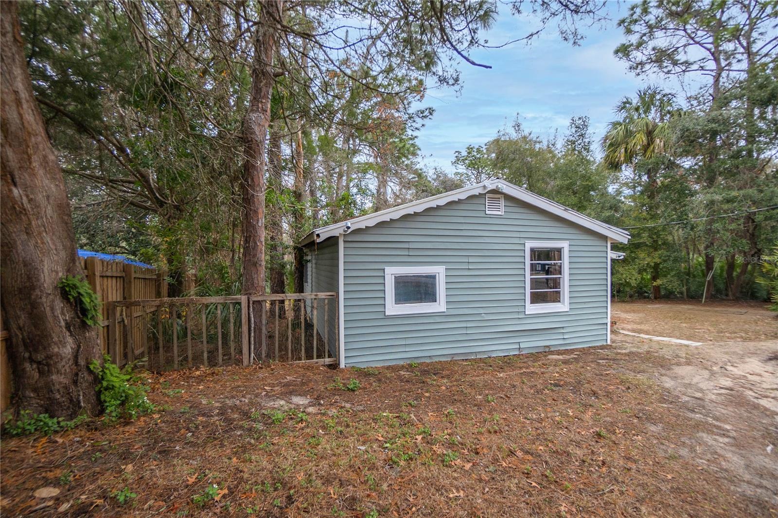 Listing photo id 1 for 8455 Highland Street