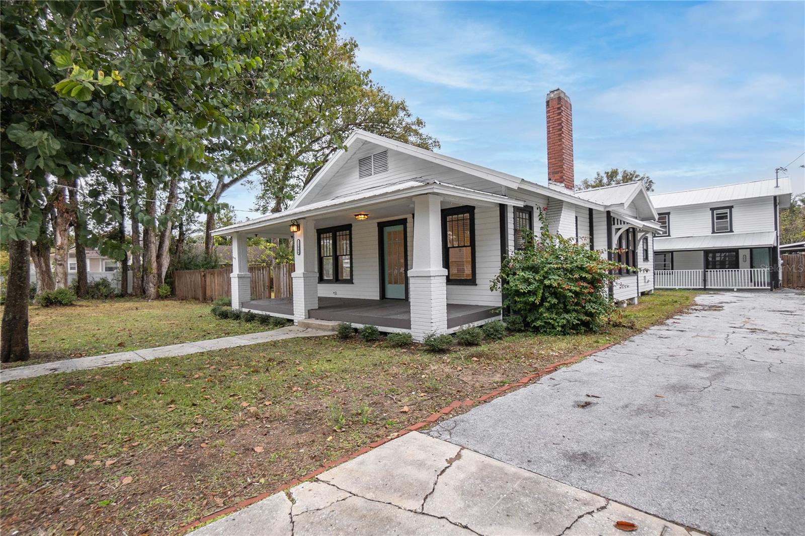 Listing photo id 1 for 13946 12th Street