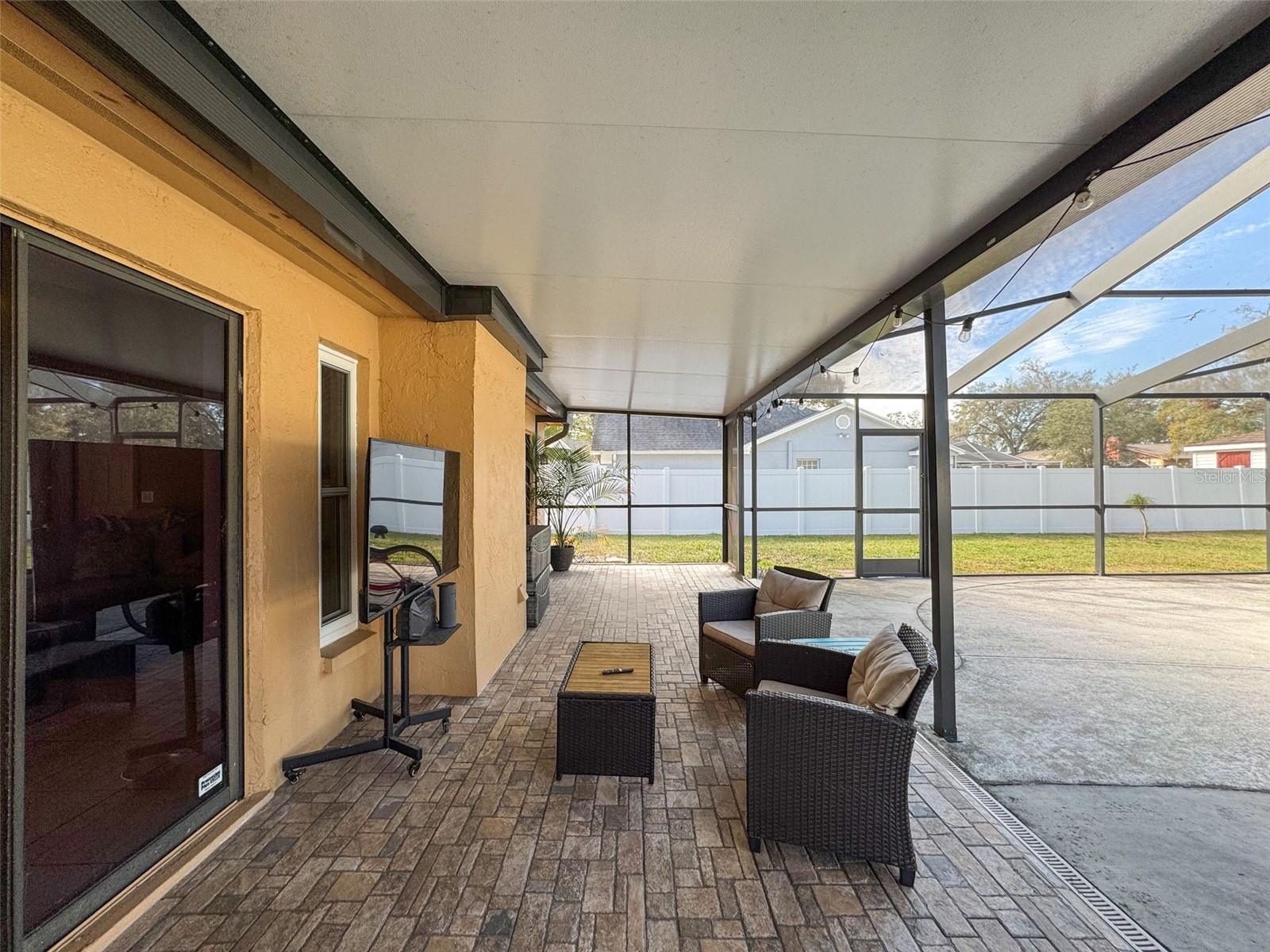 Listing photo id 31 for 1035 Dockside Drive