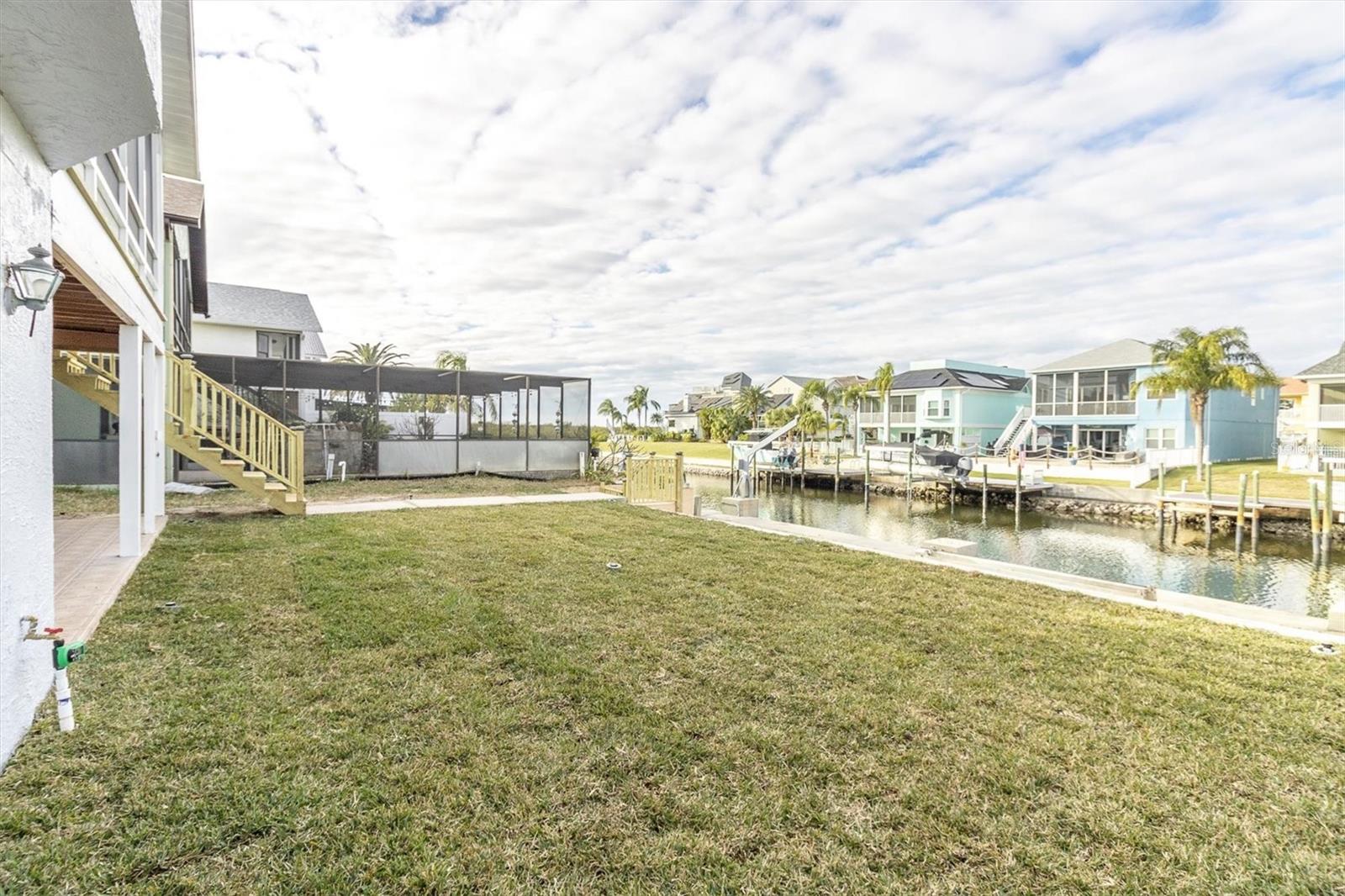 Listing photo id 38 for 5925 Seaside Drive