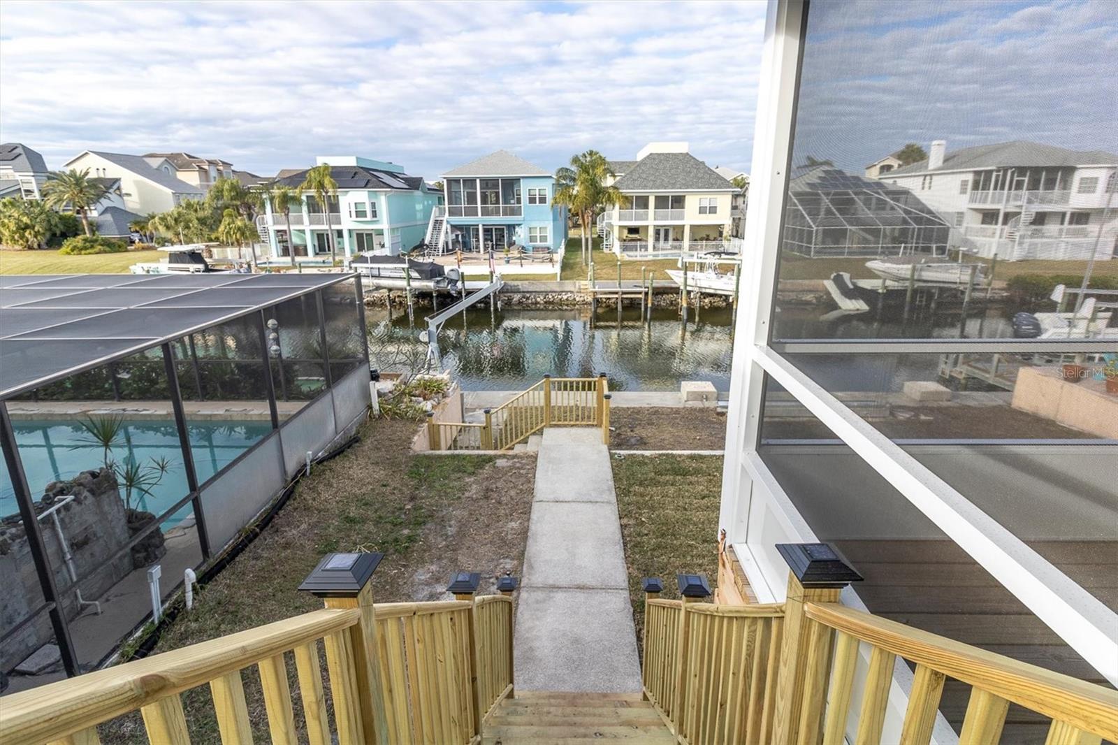 Listing photo id 46 for 5925 Seaside Drive