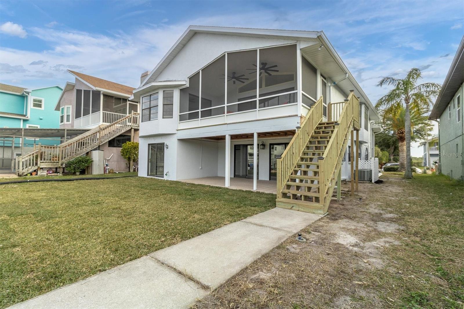 Listing photo id 48 for 5925 Seaside Drive