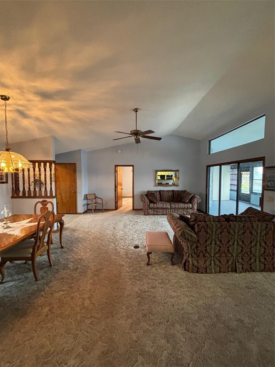 Listing photo id 17 for 11881 Coquina Court