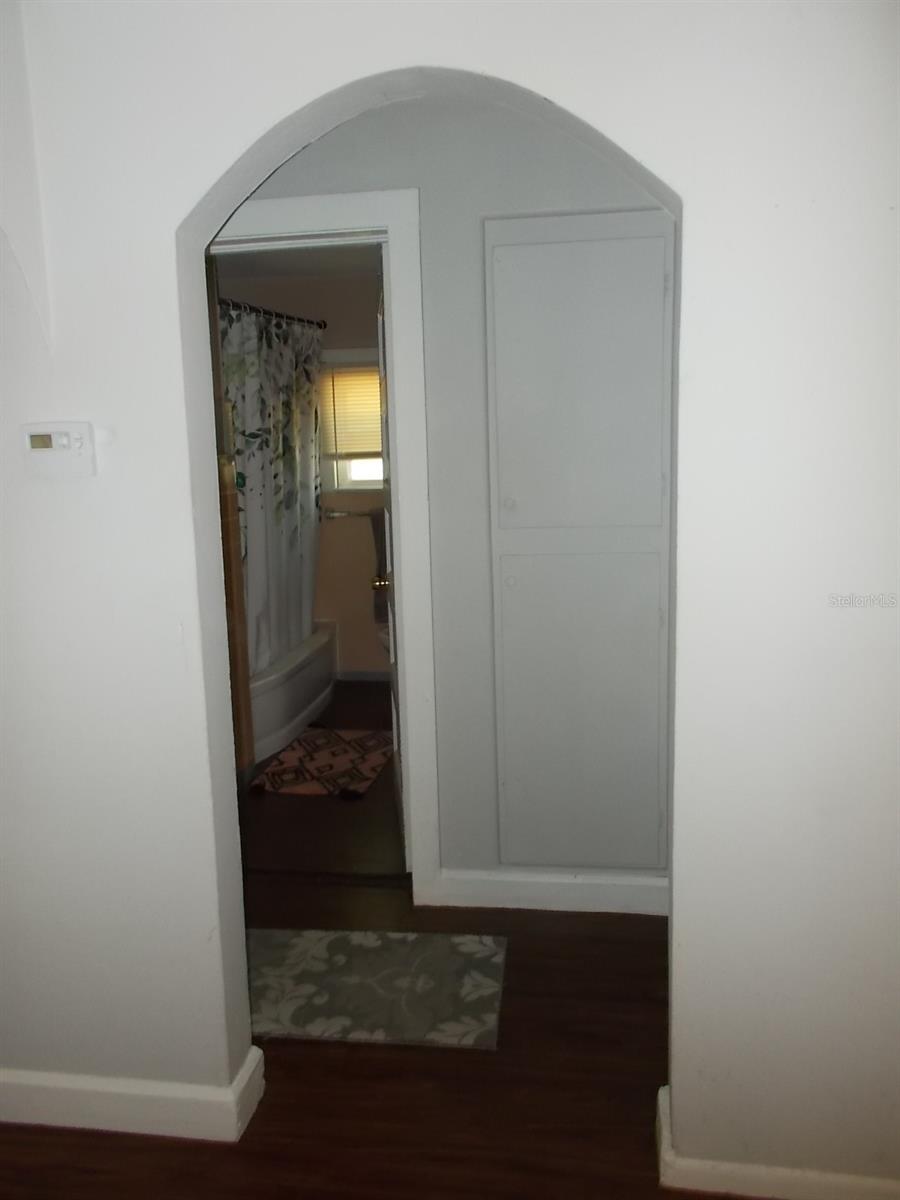 Image 16 of 62 For 5827 39th Street N