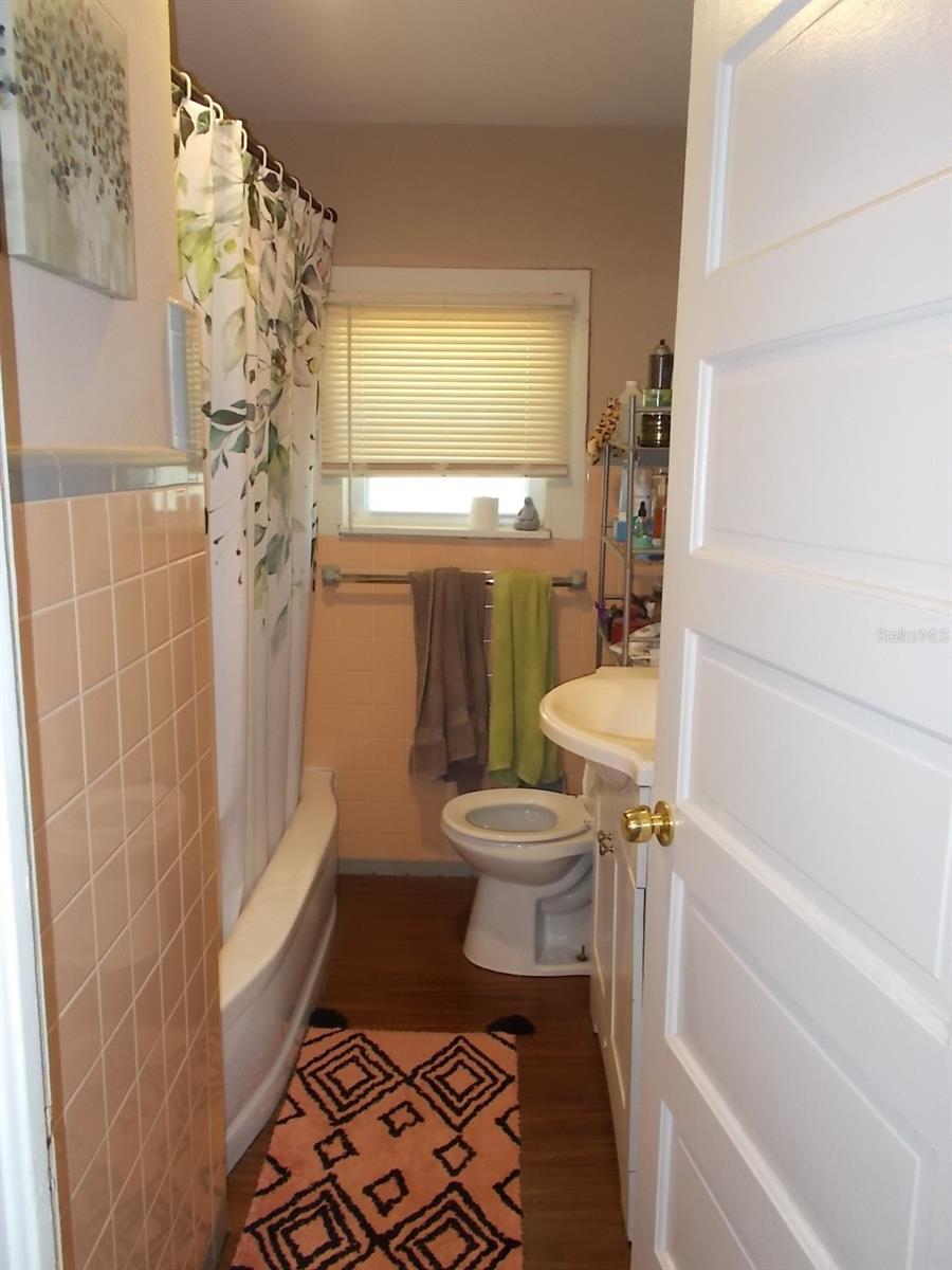 Image 17 of 62 For 5827 39th Street N