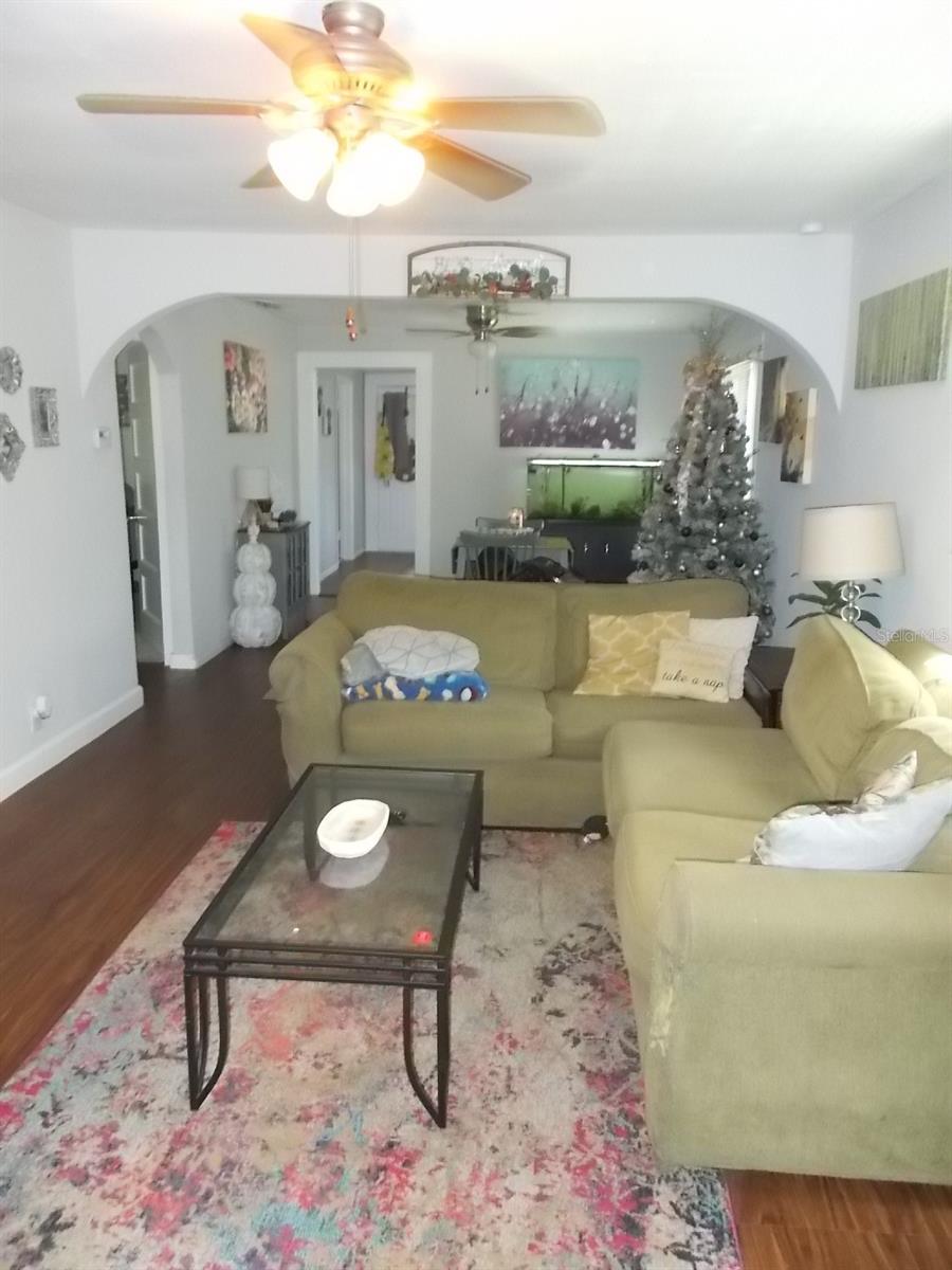 Image 9 of 62 For 5827 39th Street N