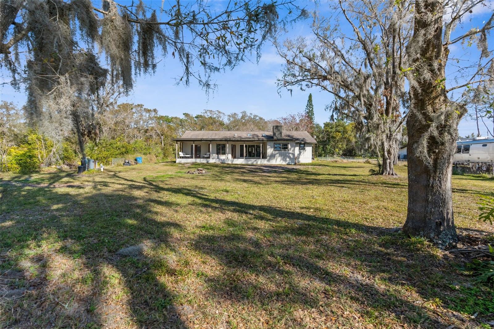 Listing photo id 20 for 18104 Spencer Road