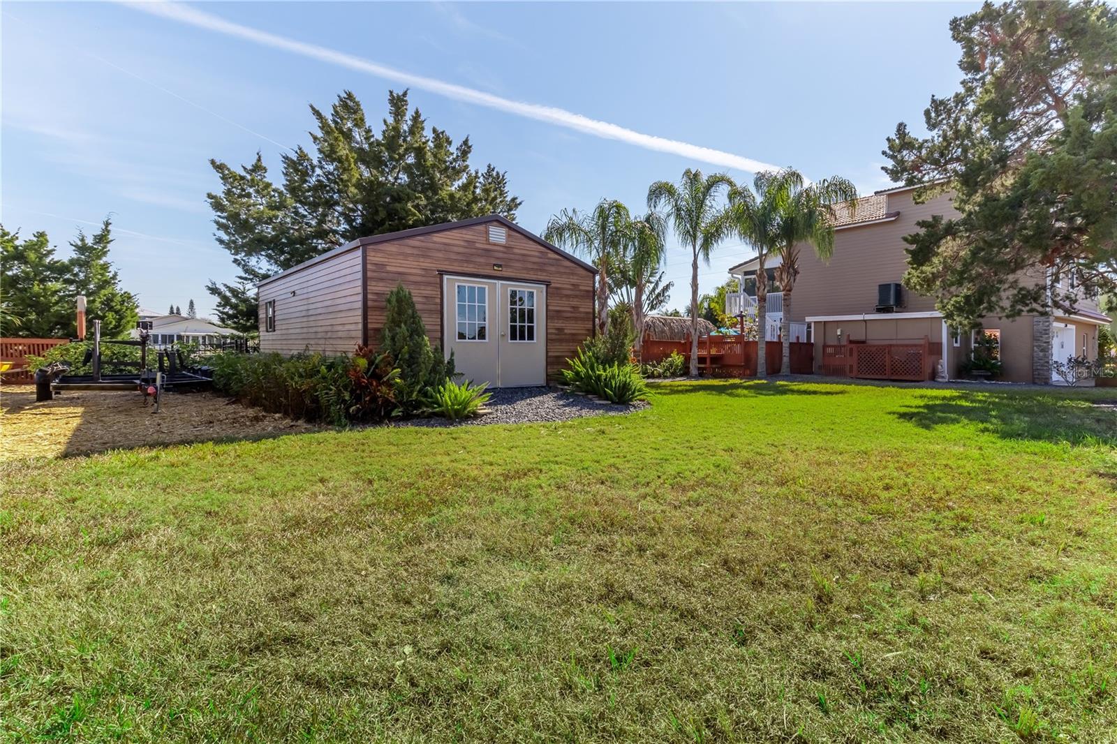 Listing photo id 61 for 3308 Oleander Drive