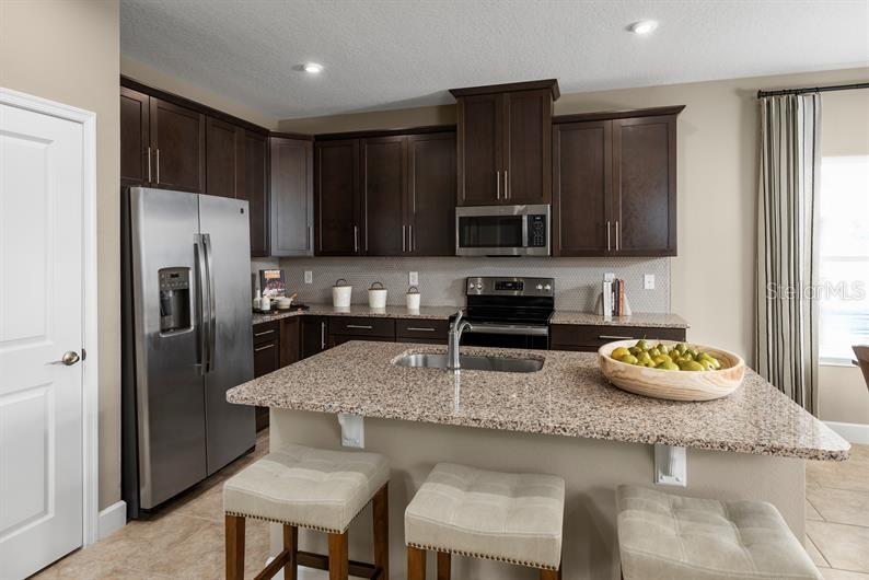 Image 4 of 14 For 6027 Wild Petunia Drive