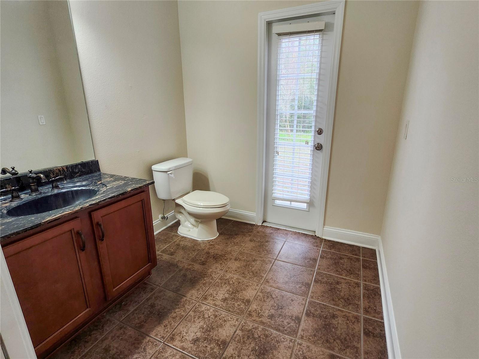 Listing photo id 8 for 18501 Cypress Bay Parkway