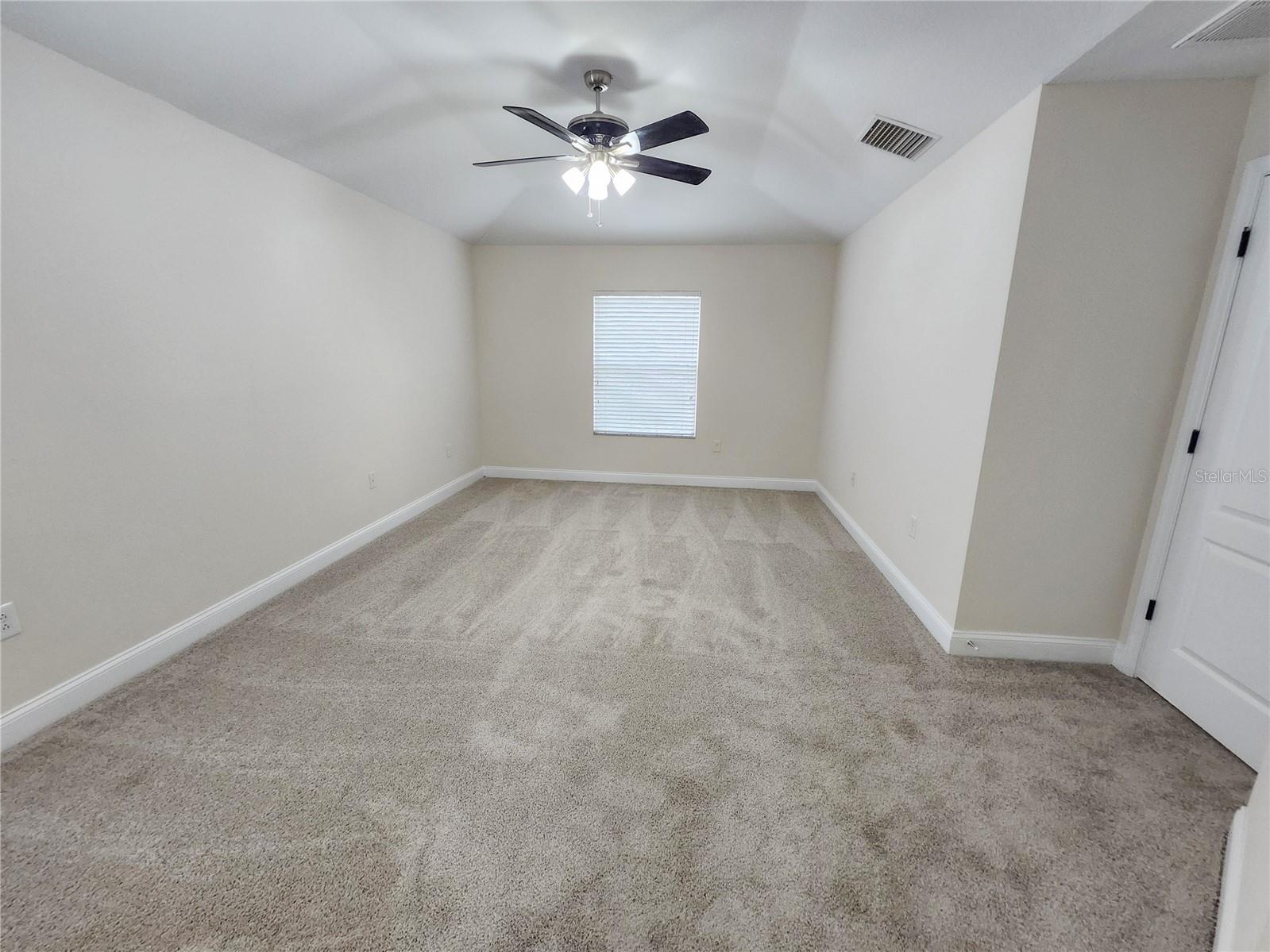 Listing photo id 16 for 18501 Cypress Bay Parkway