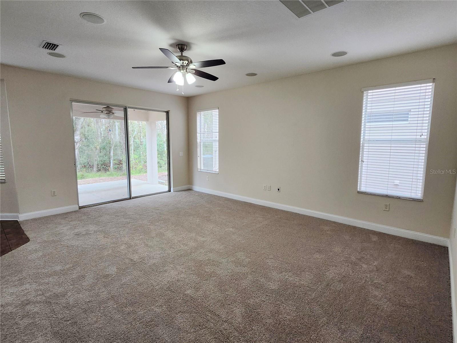 Listing photo id 2 for 18501 Cypress Bay Parkway