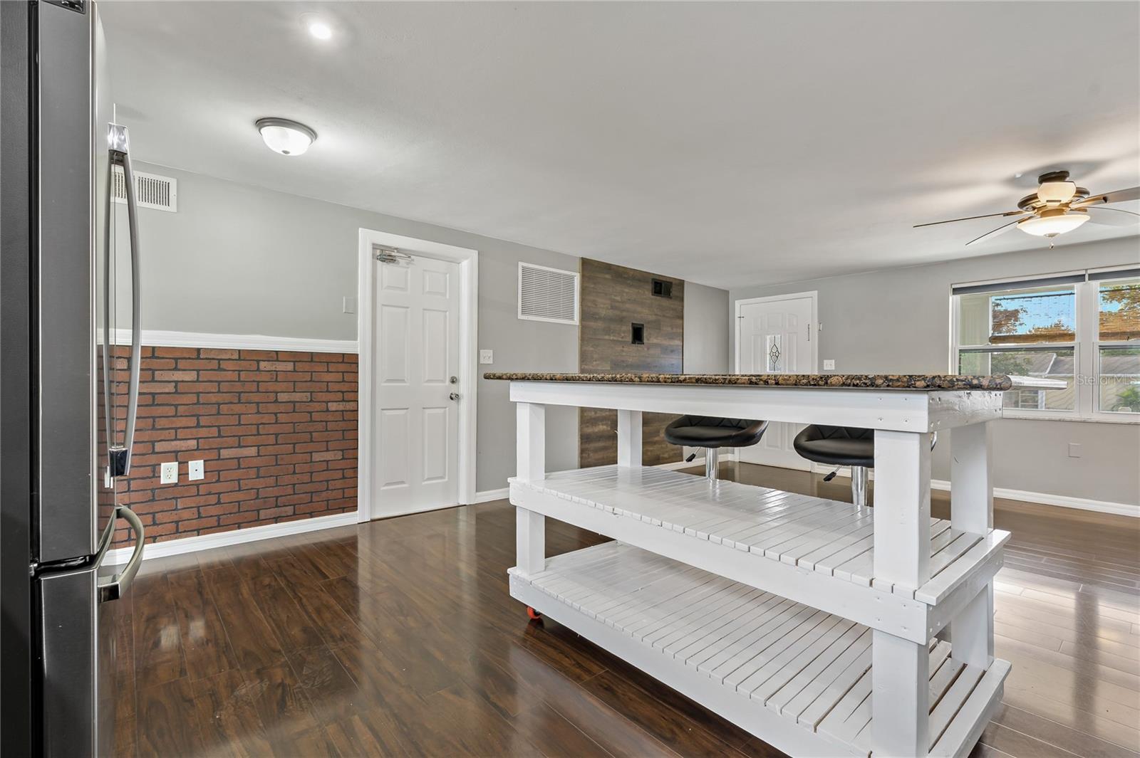 Image 4 of 51 For 3540 Linkwood Street