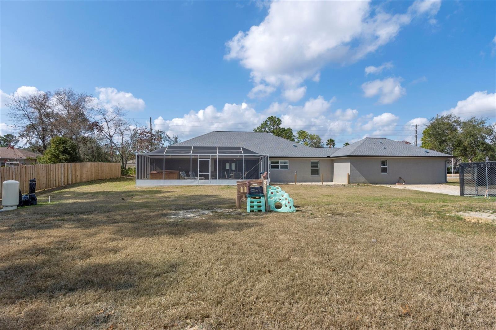 Listing photo id 57 for 11160 Gyrafalcon Avenue