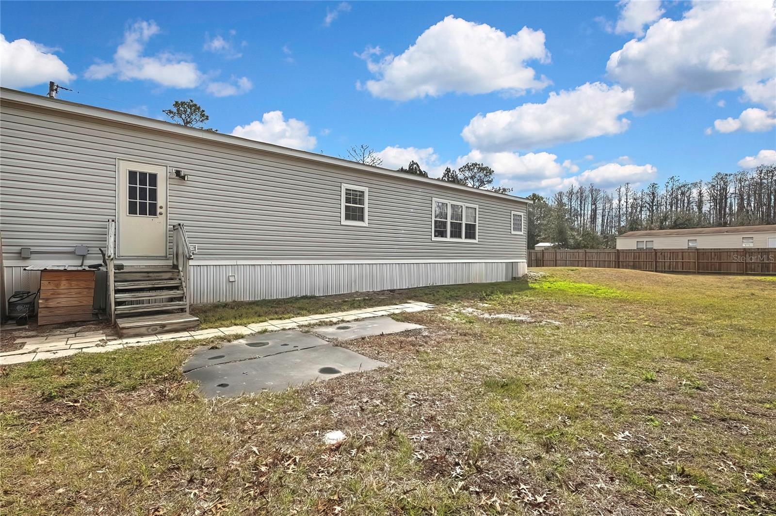 Listing photo id 27 for 5980 Bob White Drive