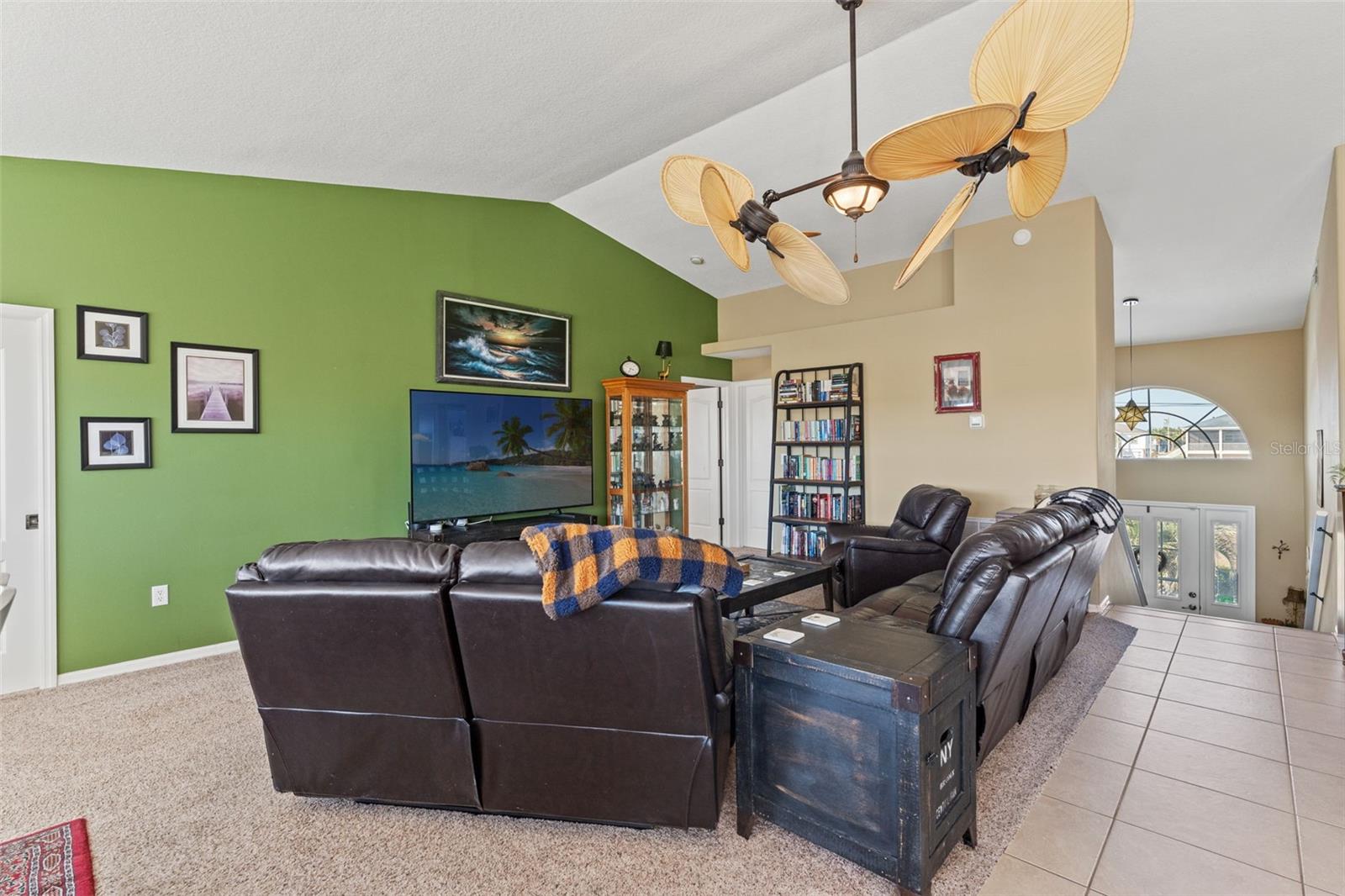 Listing photo id 14 for 4034 Cobia Drive