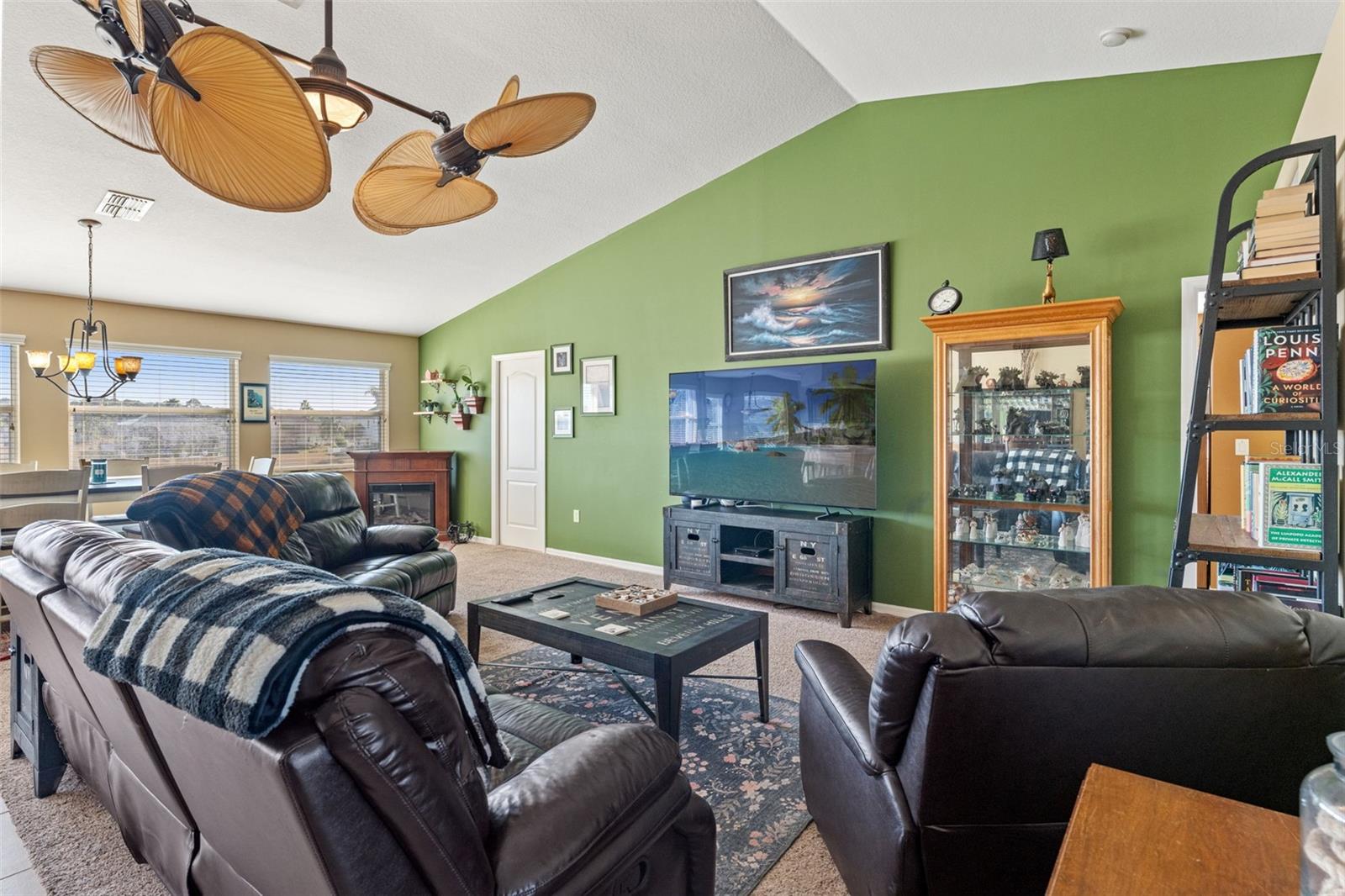 Listing photo id 15 for 4034 Cobia Drive