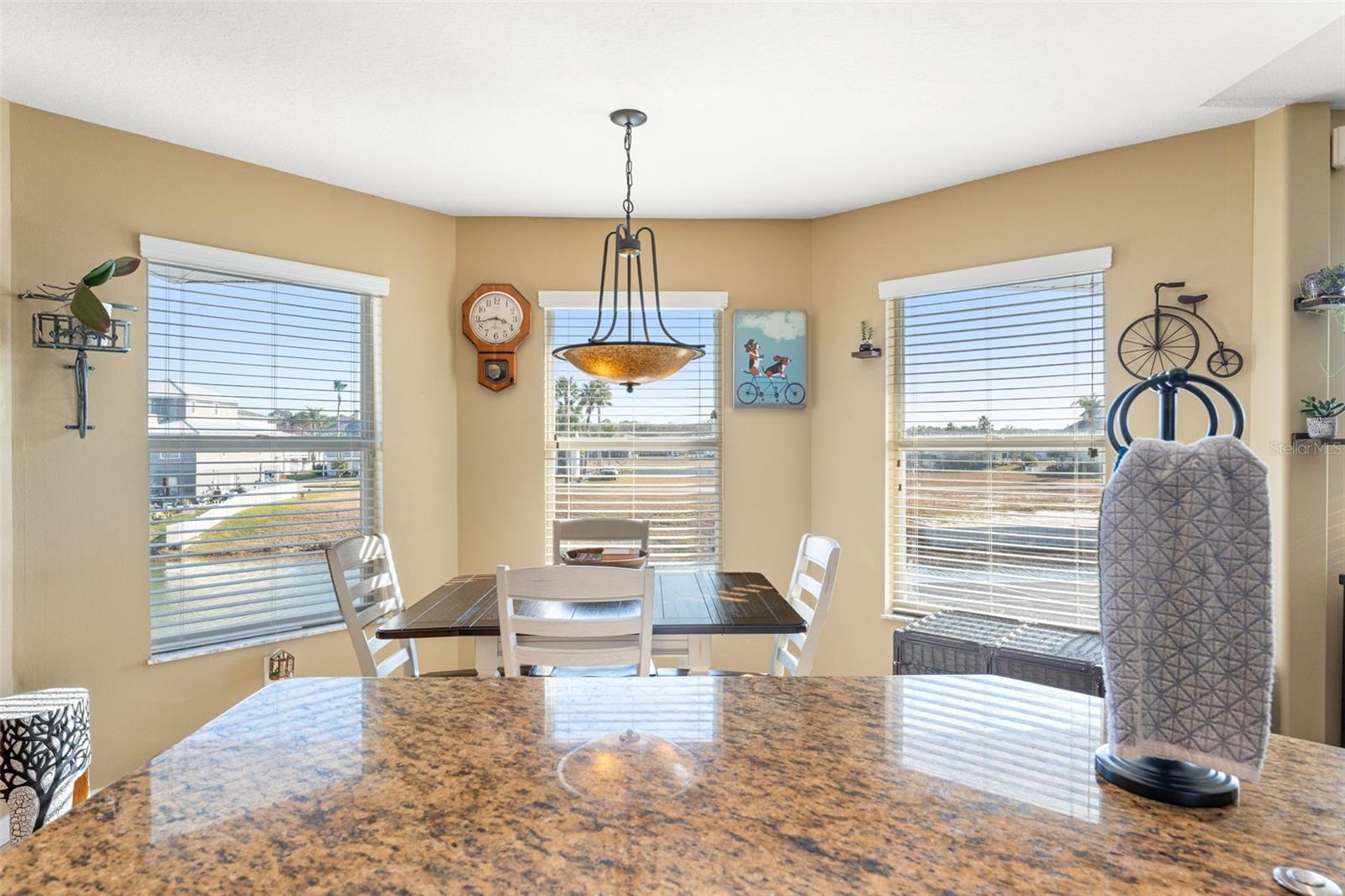 Listing photo id 25 for 4034 Cobia Drive