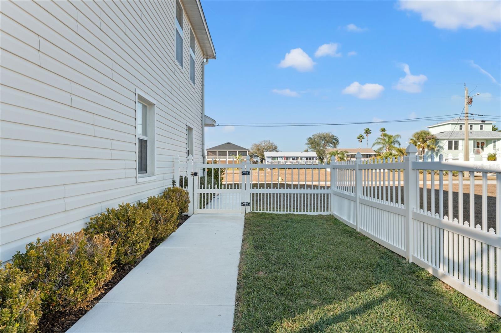 Listing photo id 62 for 4034 Cobia Drive