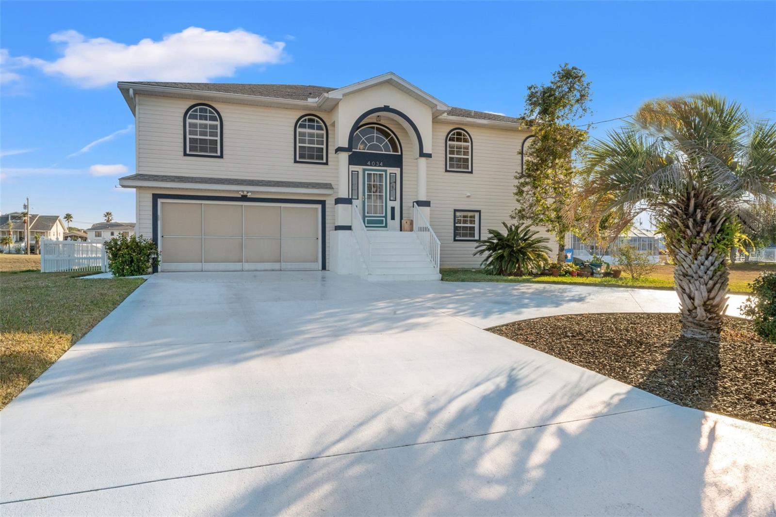 Listing photo id 5 for 4034 Cobia Drive