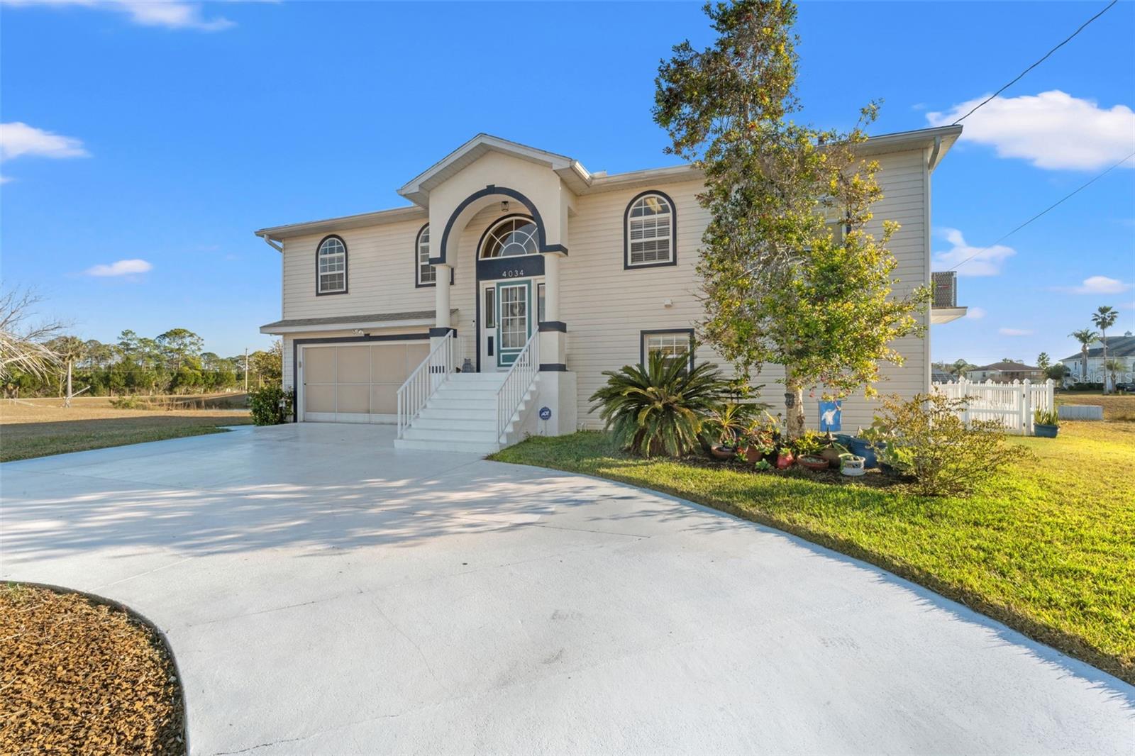 Listing photo id 7 for 4034 Cobia Drive