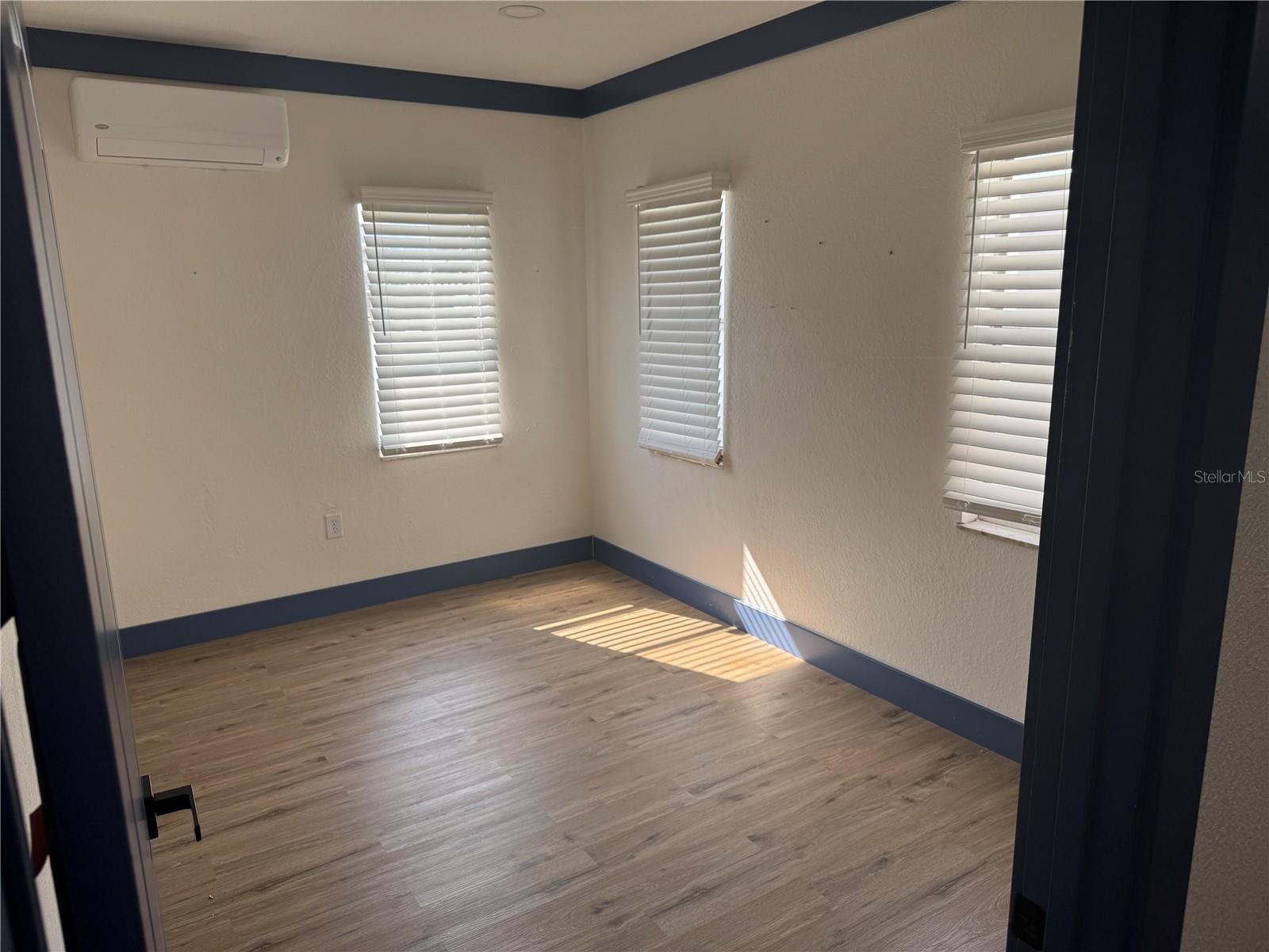 Image 17 of 22 For 419 Pinellas Avenue