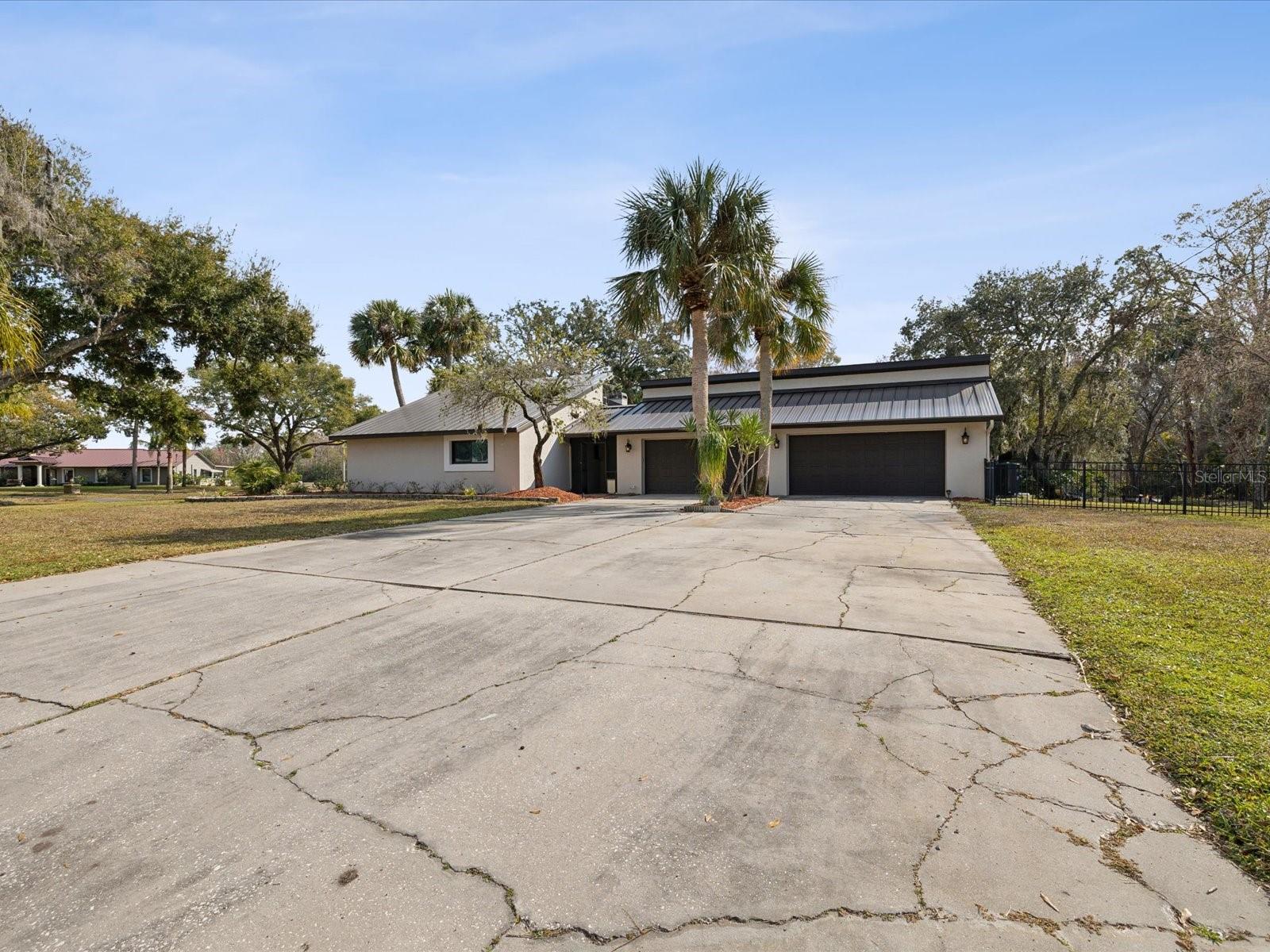 Image 65 of 99 For 8505 Airway Boulevard