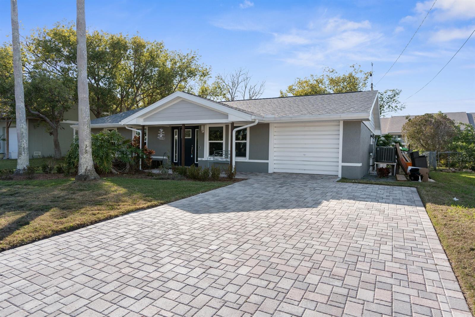 Listing photo id 22 for 8225 Channel Drive