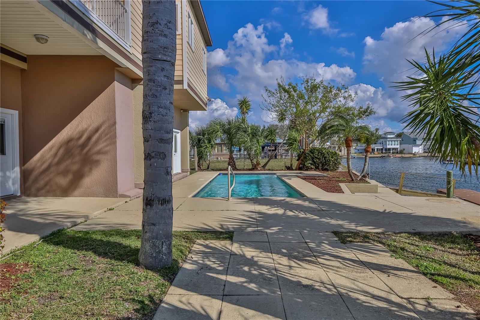 Listing photo id 84 for 3073 Gulf Winds Circle