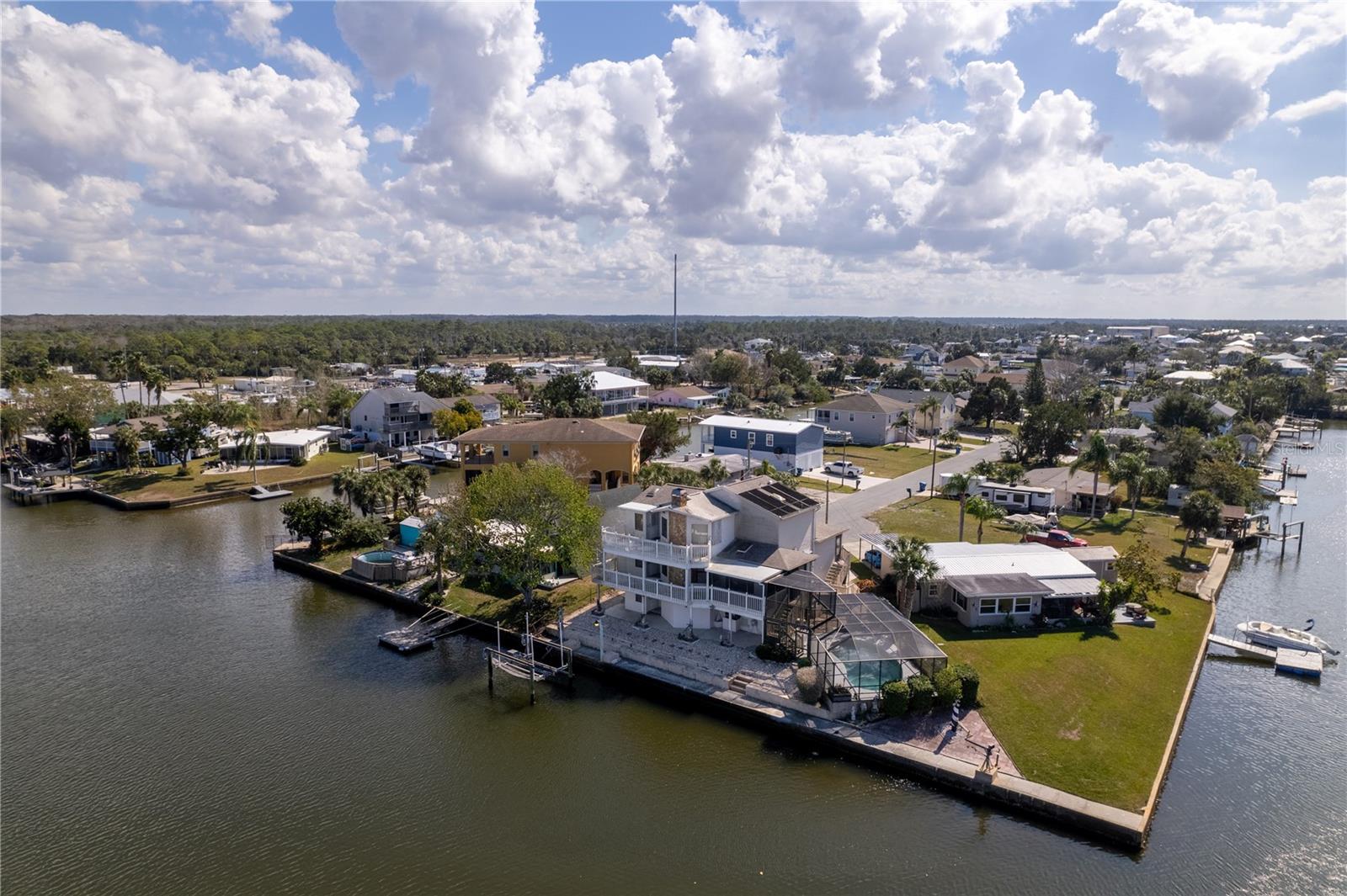 Listing photo id 28 for 4529 Flounder Drive