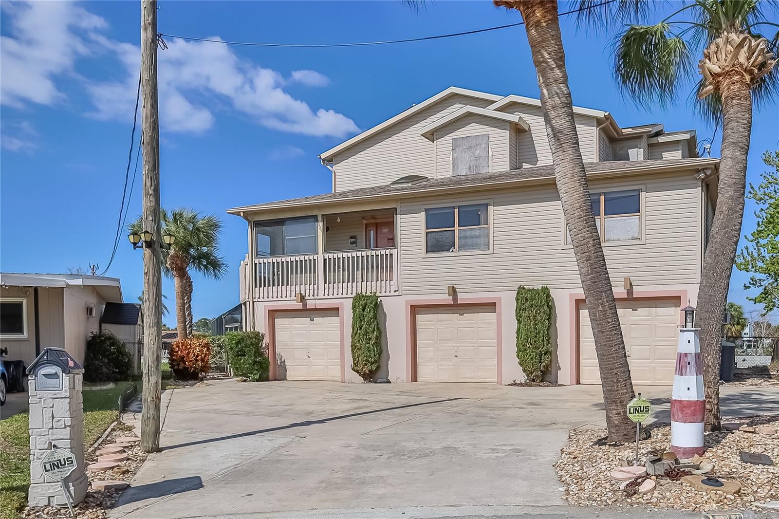 Listing photo id 5 for 4529 Flounder Drive