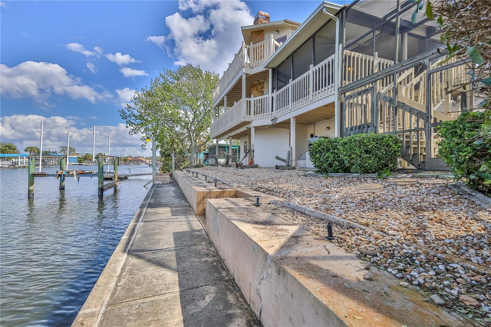 Listing photo id 70 for 4529 Flounder Drive