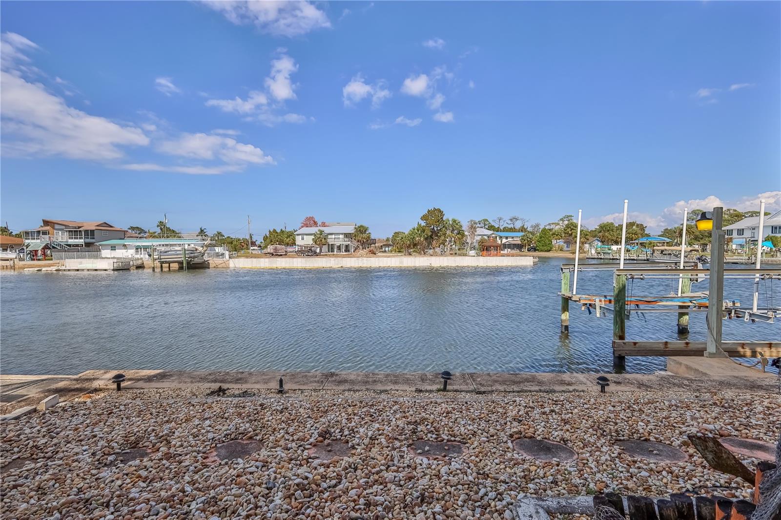 Listing photo id 75 for 4529 Flounder Drive