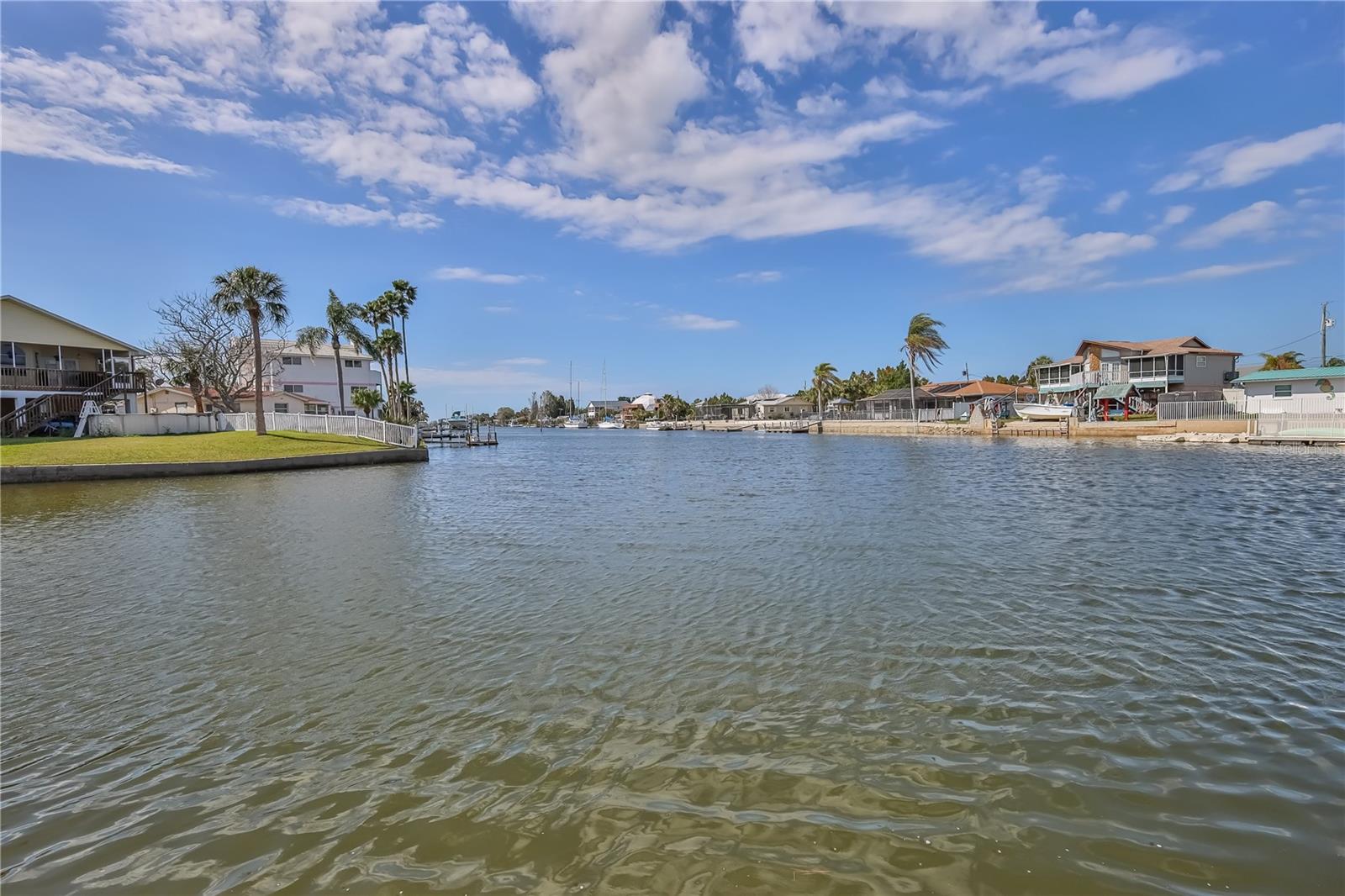 Listing photo id 76 for 4529 Flounder Drive