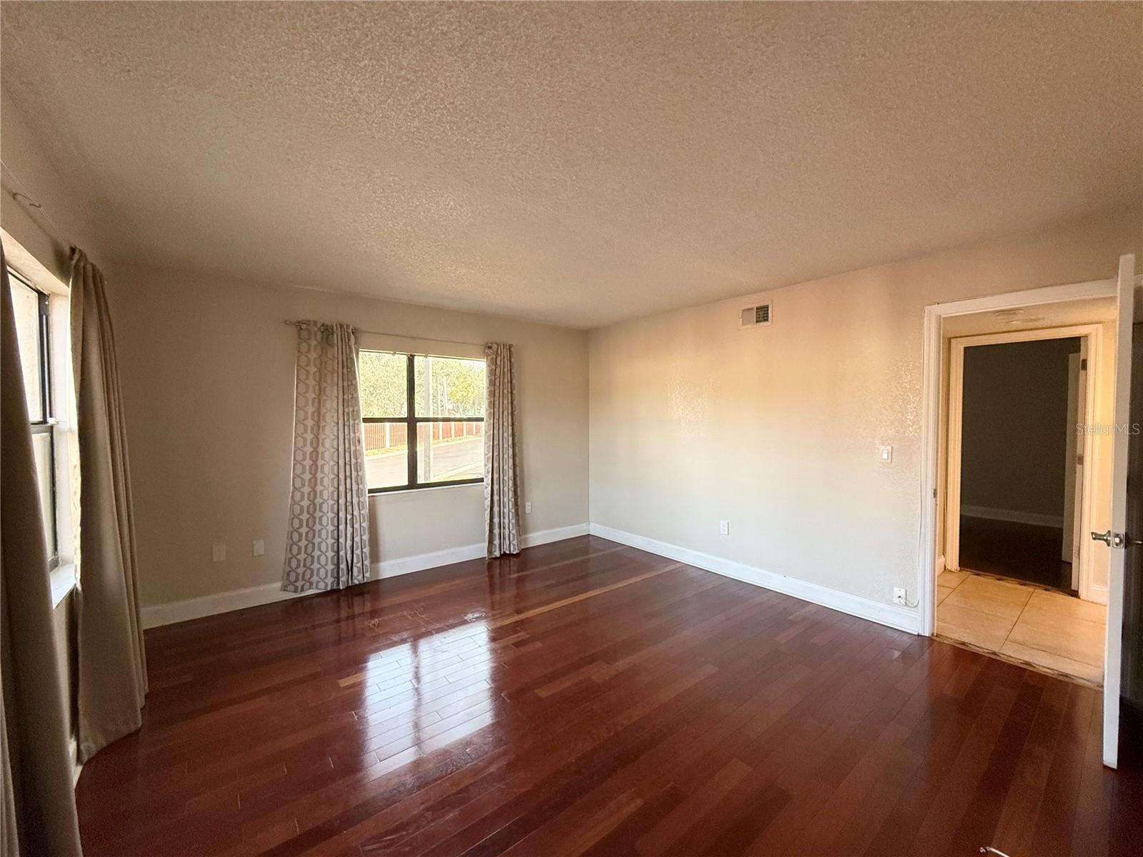 Image 5 of 15 For 2971 Estancia Boulevard 310