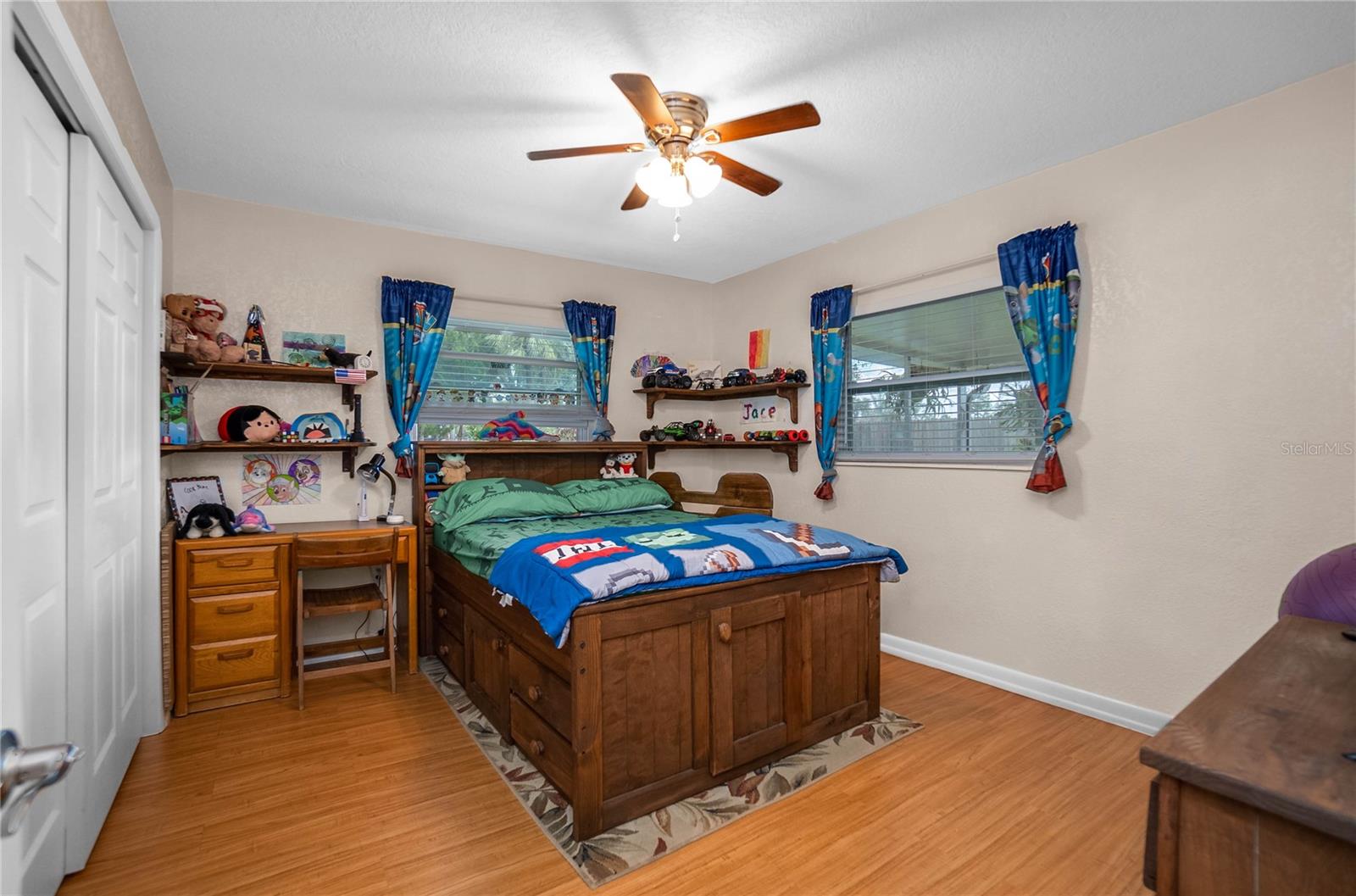 Listing photo id 19 for 8880 Glenvale Court