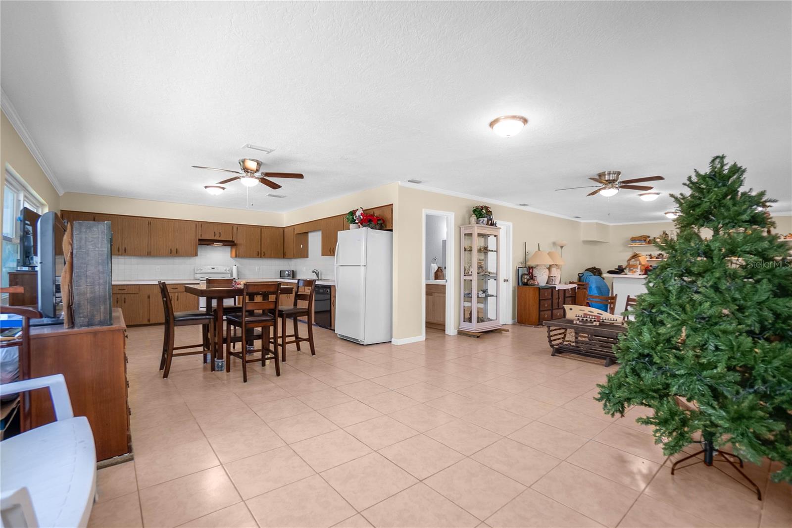 Listing photo id 36 for 8880 Glenvale Court