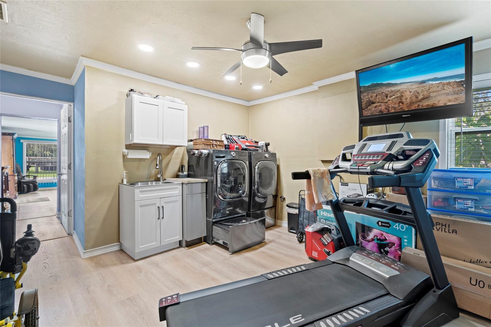 Listing photo id 20 for 12757 Circle Lake Drive