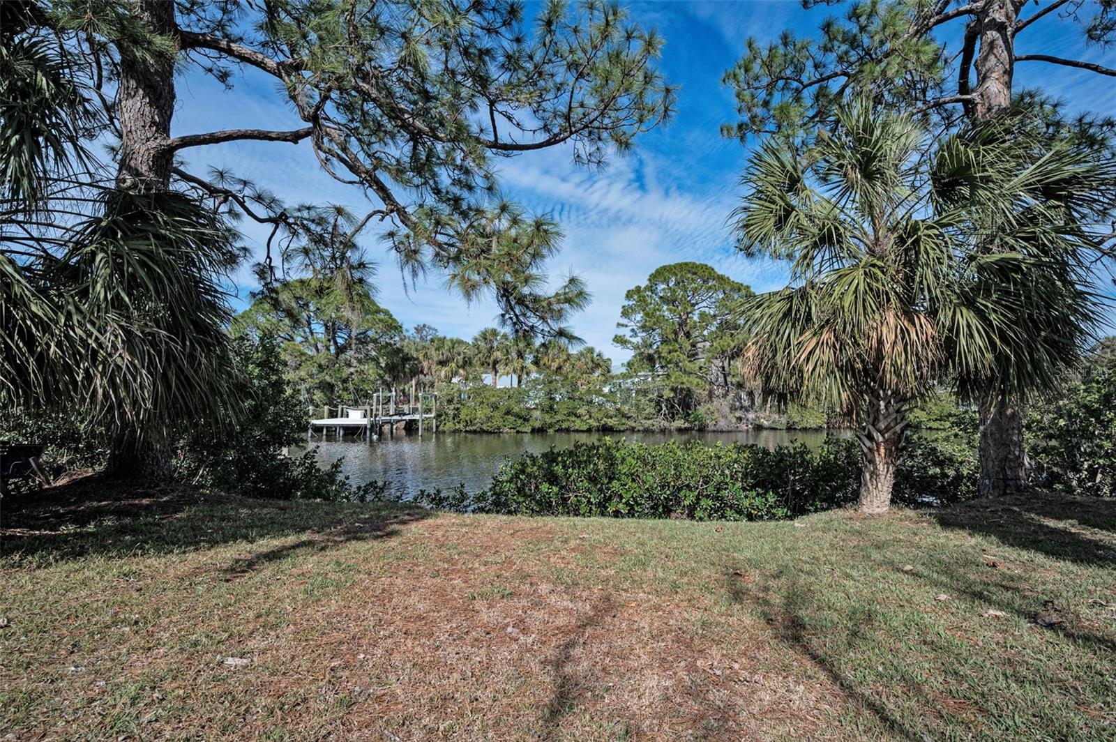 Listing photo id 64 for 646 Riverside Drive