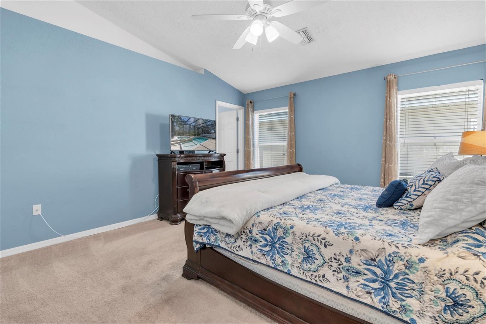 Listing photo id 15 for 11700 Leda Lane