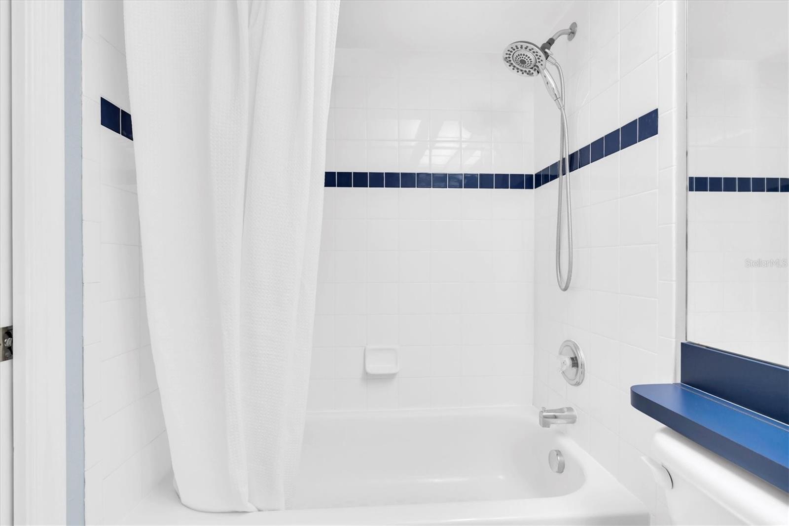Listing photo id 23 for 11700 Leda Lane