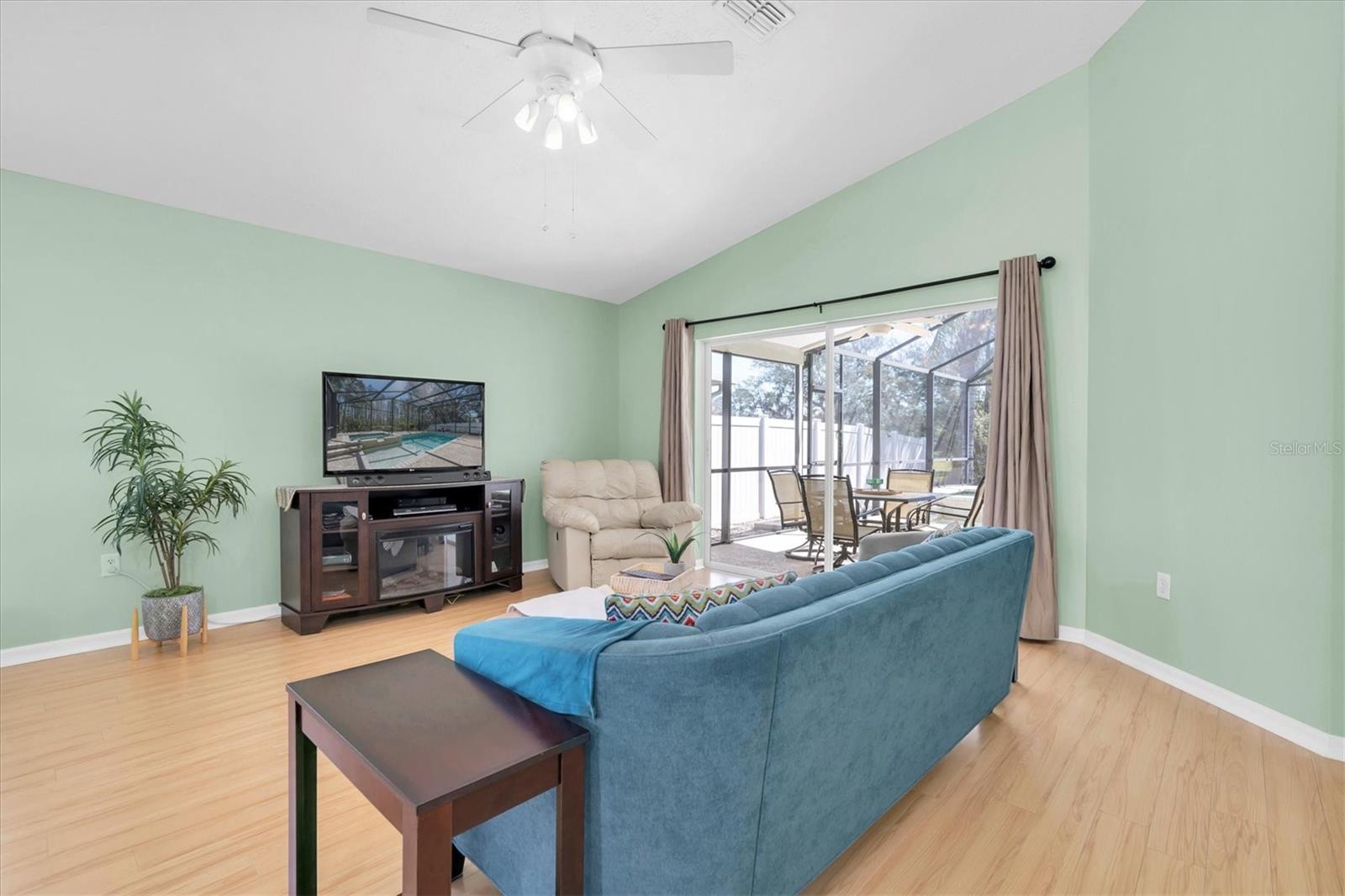 Listing photo id 2 for 11700 Leda Lane