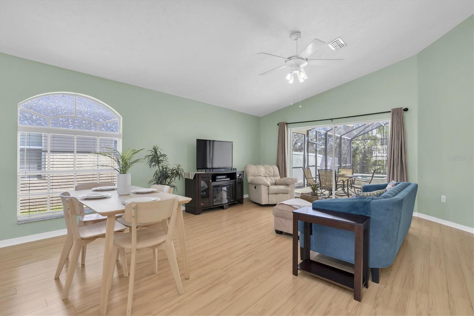 Listing photo id 5 for 11700 Leda Lane